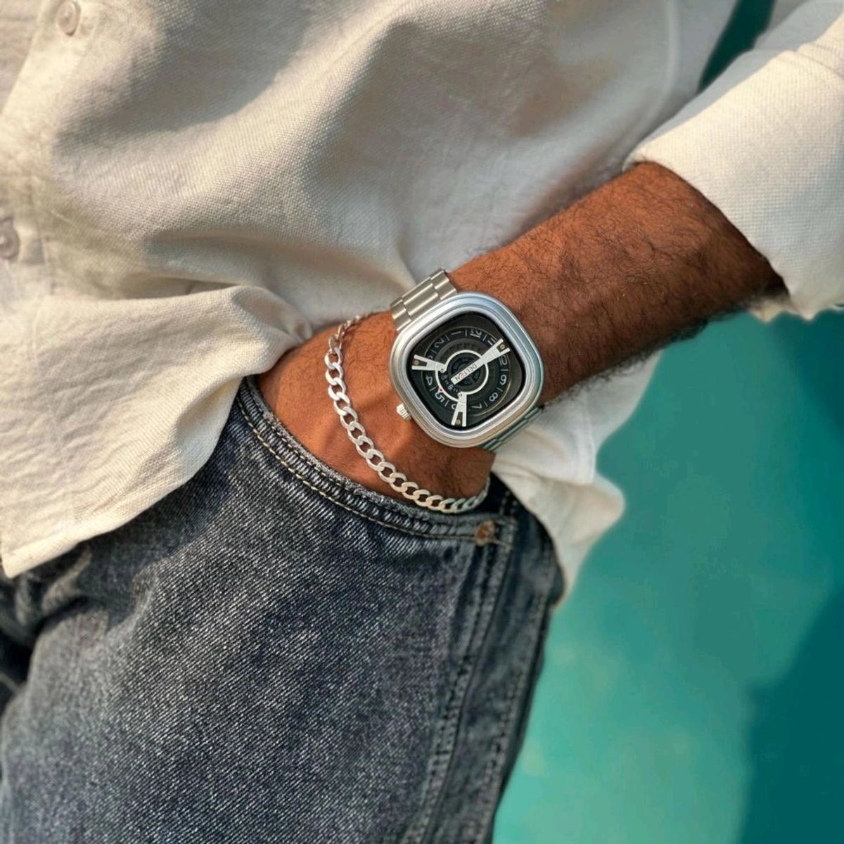 Delton Analog Quartz Movement Watch With High Quality Strap Best finishing Body & Case