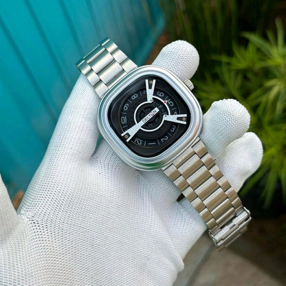 Delton Analog Quartz Movement Watch With High Quality Strap Best finishing Body & Case
